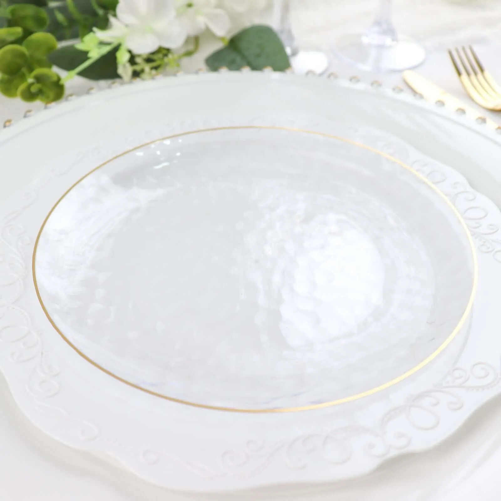 10 Pack Clear Hammered 7" Round Plastic Dessert Appetizer Plates With Gold Rim, Disposable Salad Party Plate