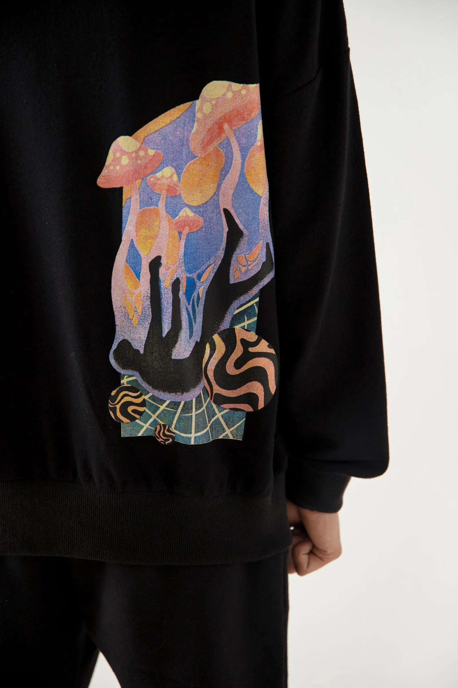 "INTO THE ABYSS" LONG-SLEEVE T SHIRT