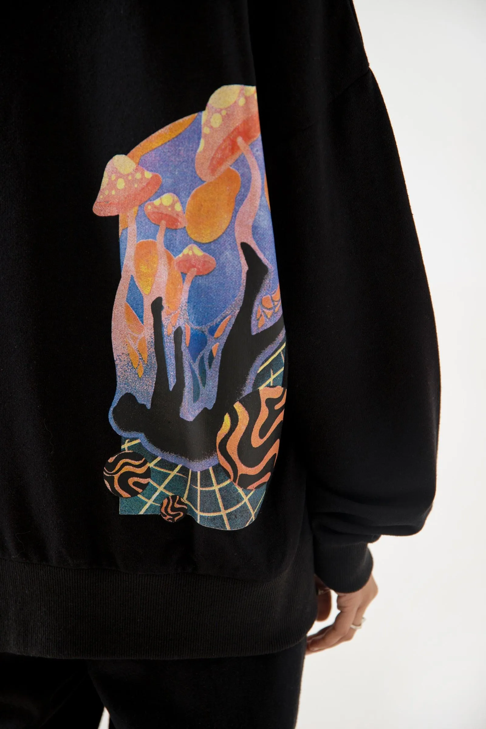 "INTO THE ABYSS" LONG-SLEEVE T SHIRT